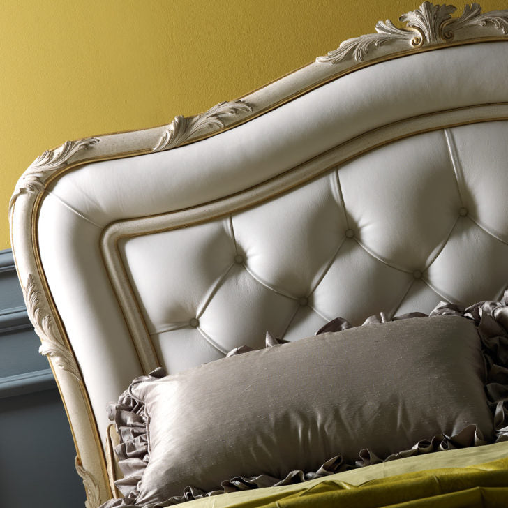 Classic Italian Leather Button Upholstered Luxury Bed