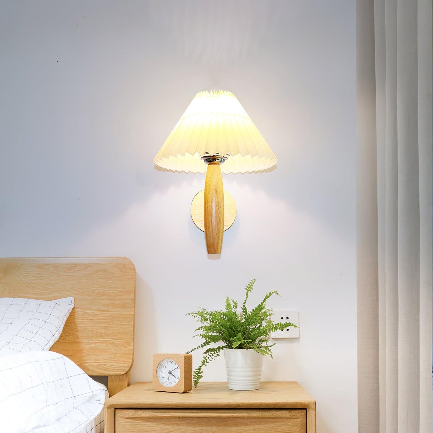 Oak Pleated Lamp bracket Wall Light