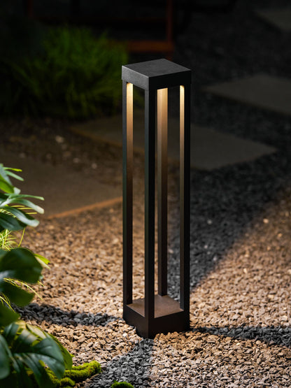 Obsidian Post Outdoor Light