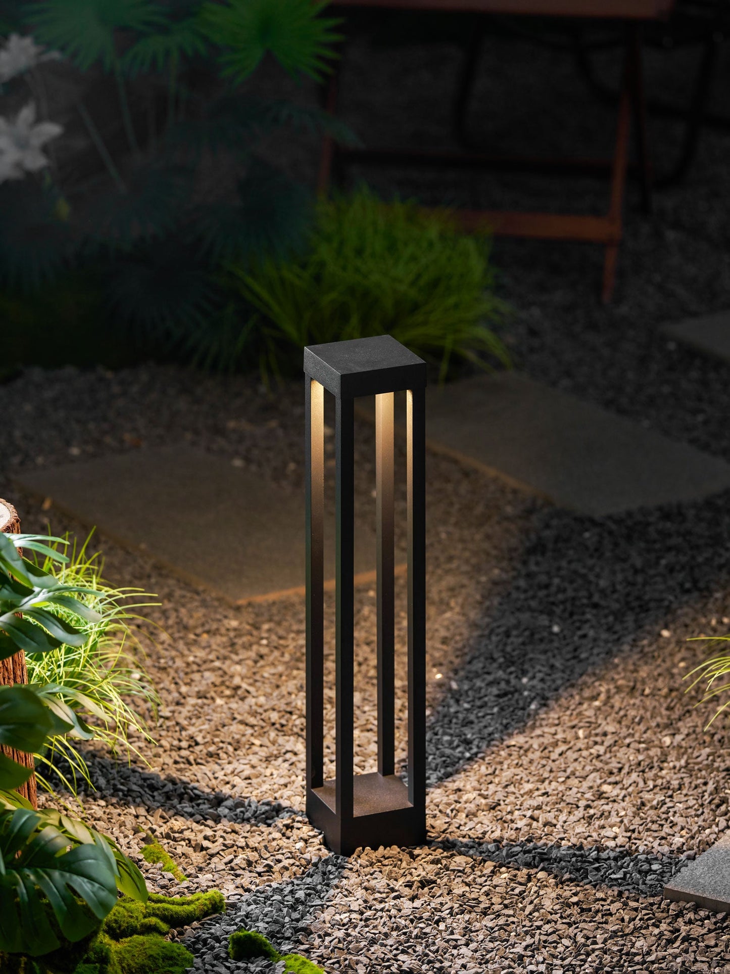 Obsidian Post Outdoor Light