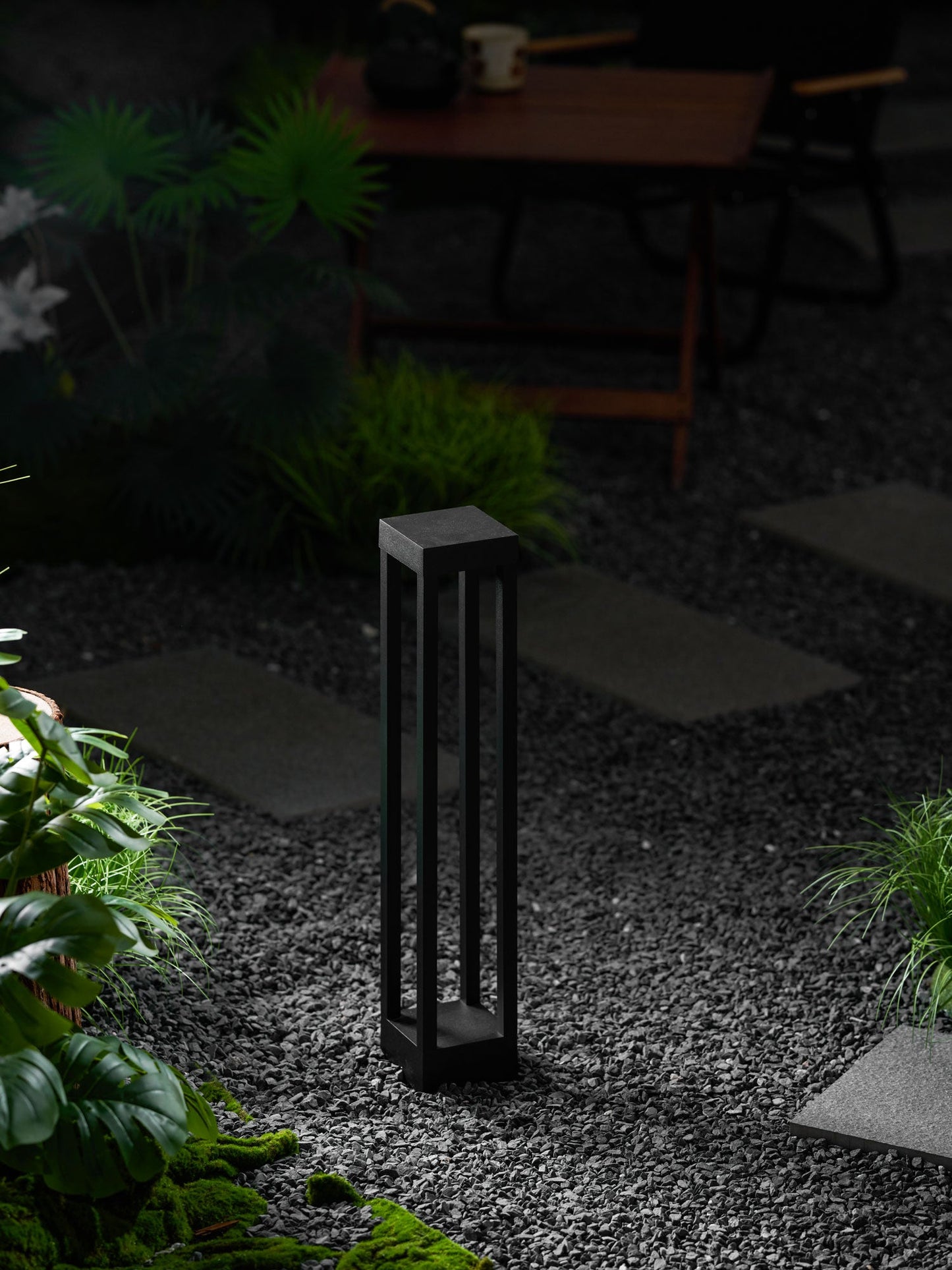 Obsidian Post Outdoor Light