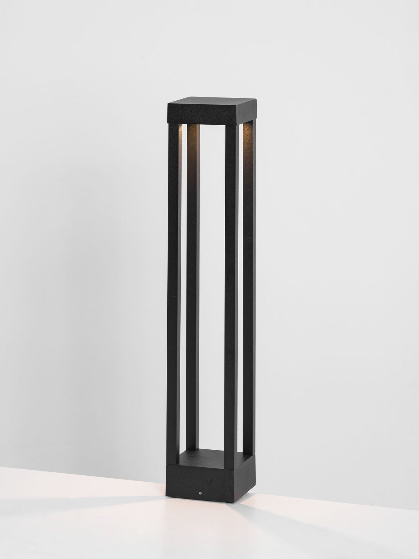 Obsidian Post Outdoor Light