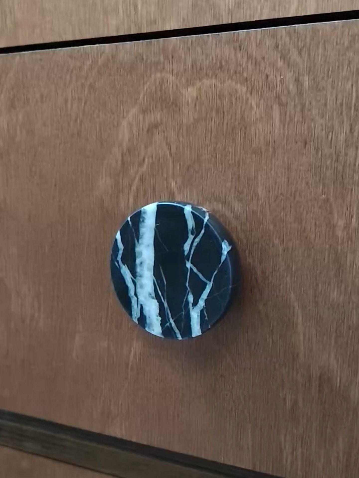 Obsidian Core Marble Pull Handle
