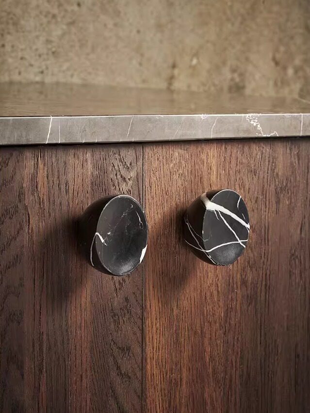 Obsidian Core Marble Pull Handle