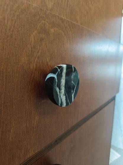 Obsidian Core Marble Pull Handle