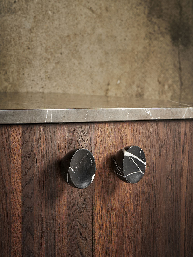 Obsidian Core Marble Pull Handle