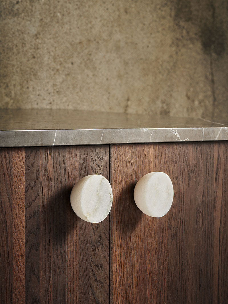 Obsidian Core Marble Pull Handle