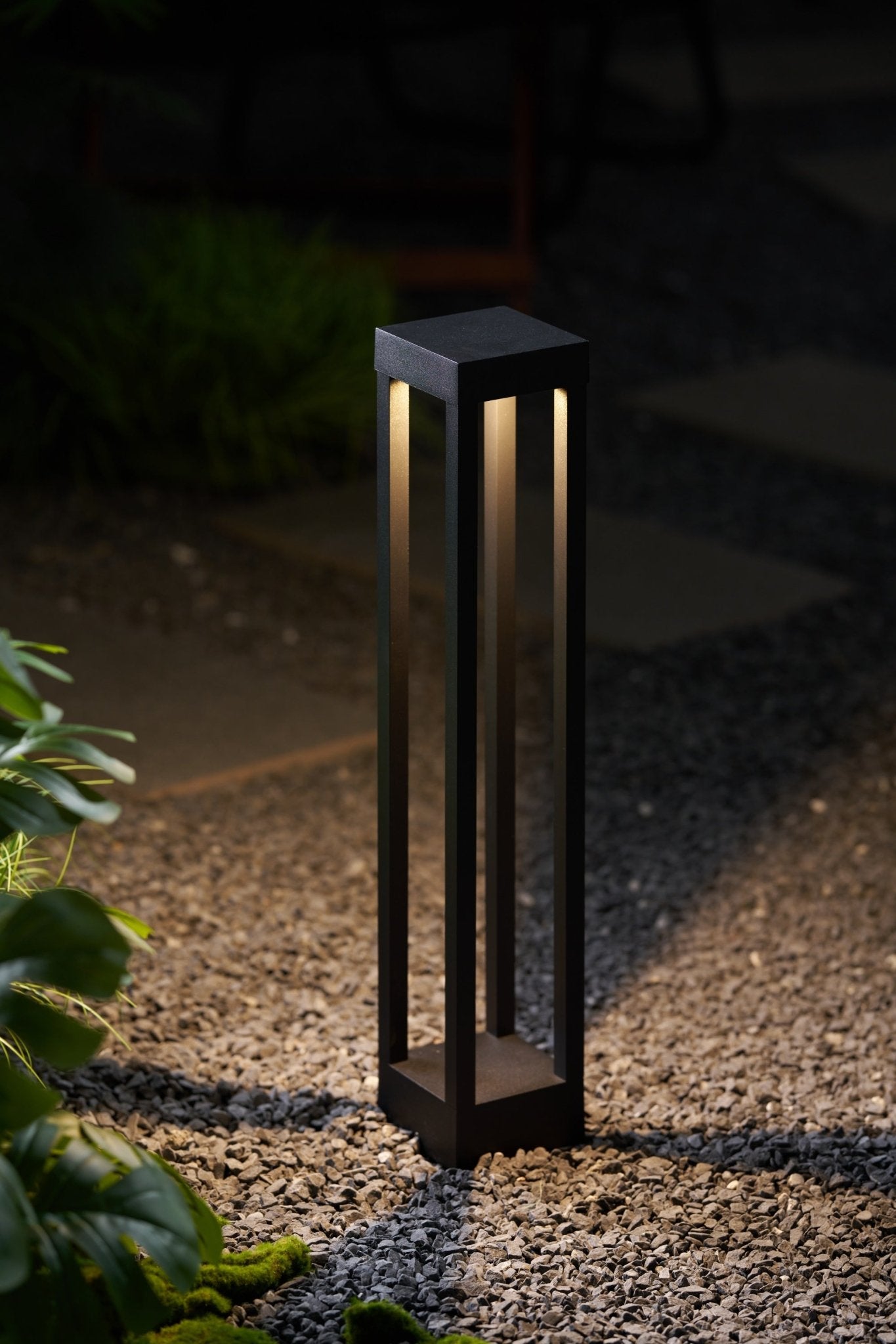 Obsidian Post Outdoor Light