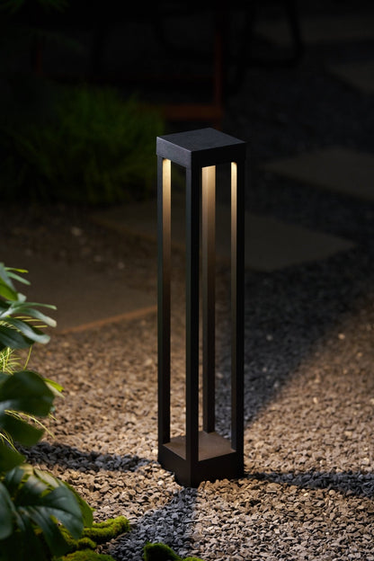Obsidian Post Outdoor Light