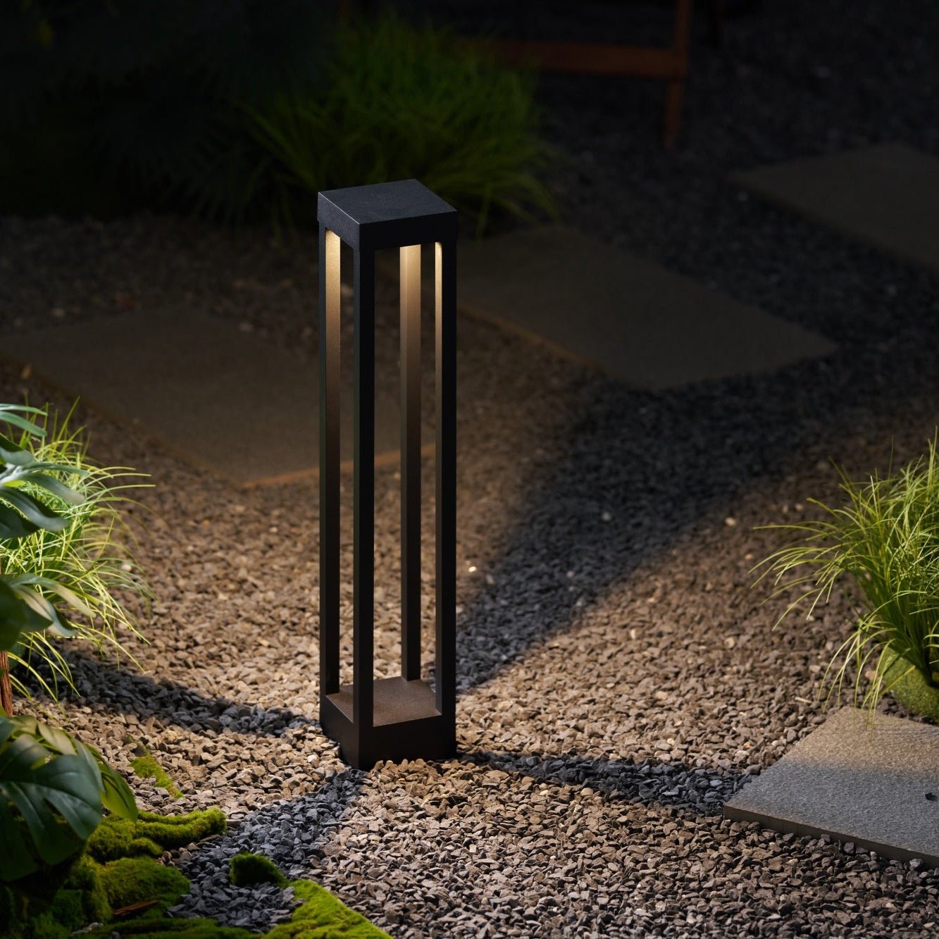 Obsidian Post Outdoor Light