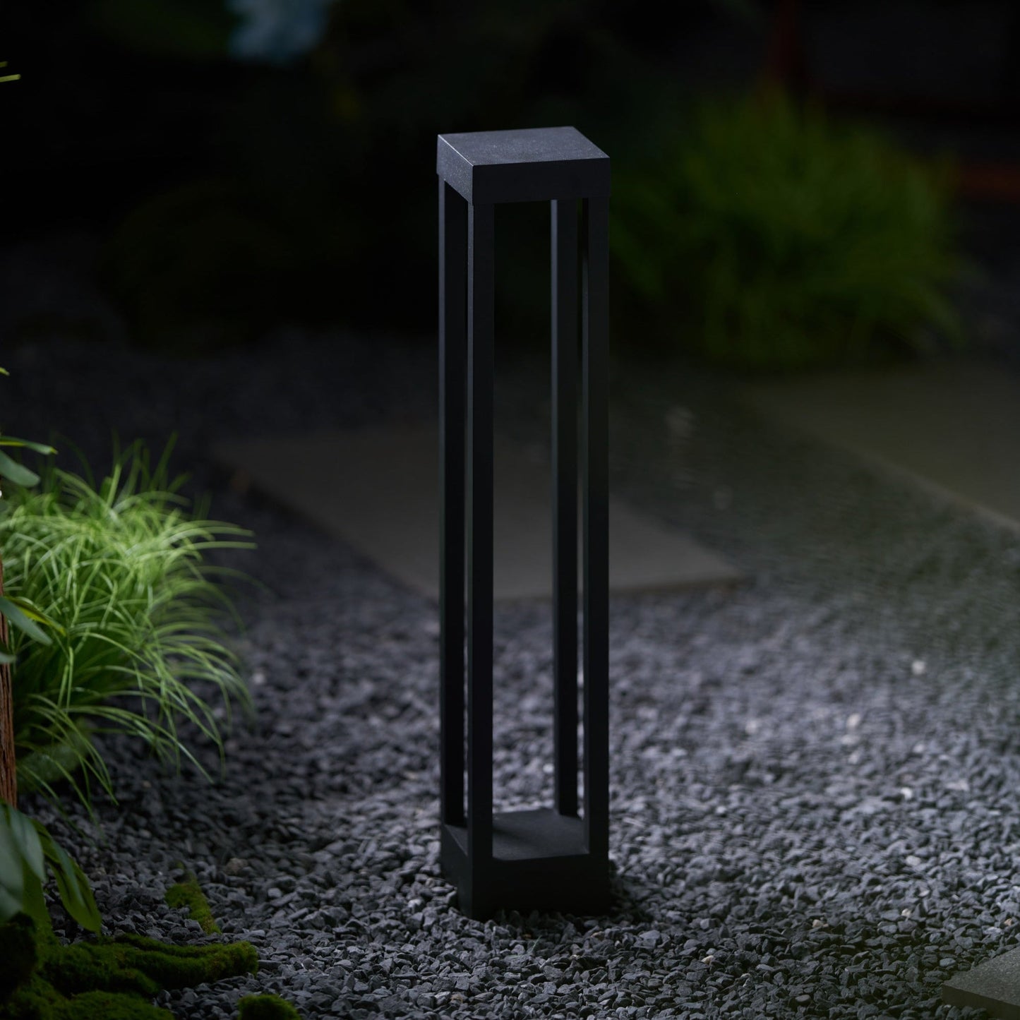 Obsidian Post Outdoor Light