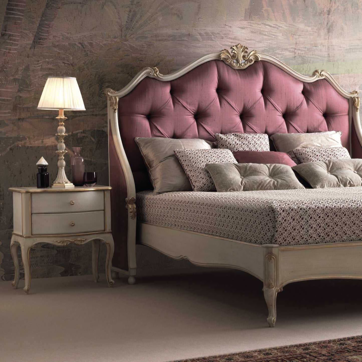 Ornate Classic Style Winged Bed