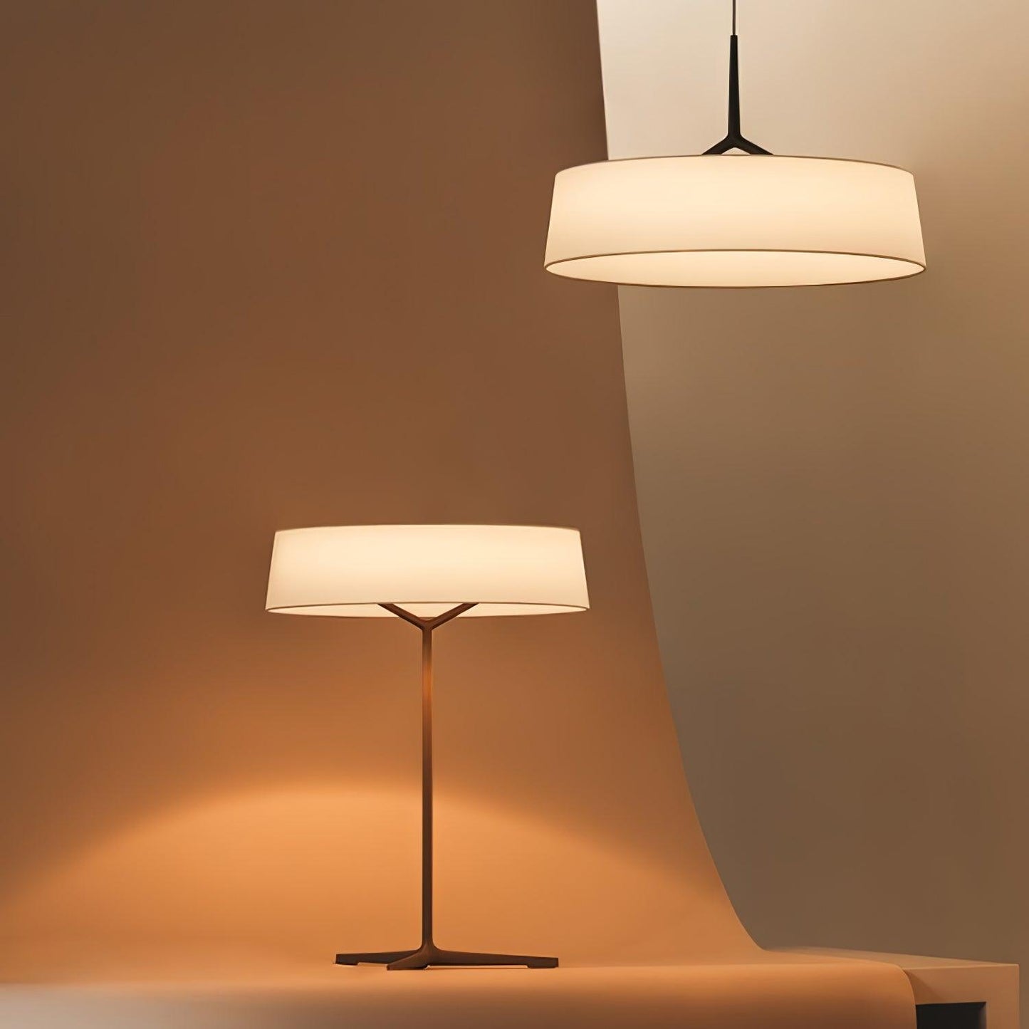 Dama Table Lamp