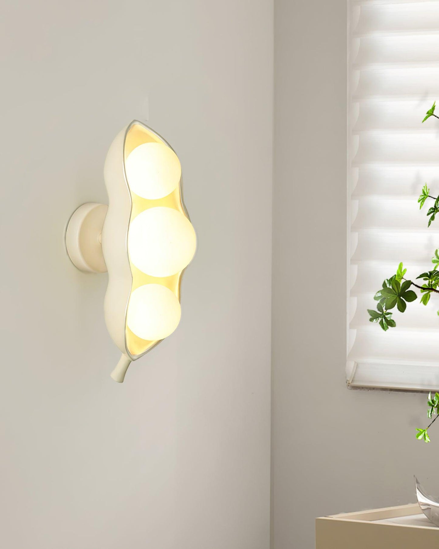 Pea Sconce Wall Lamp