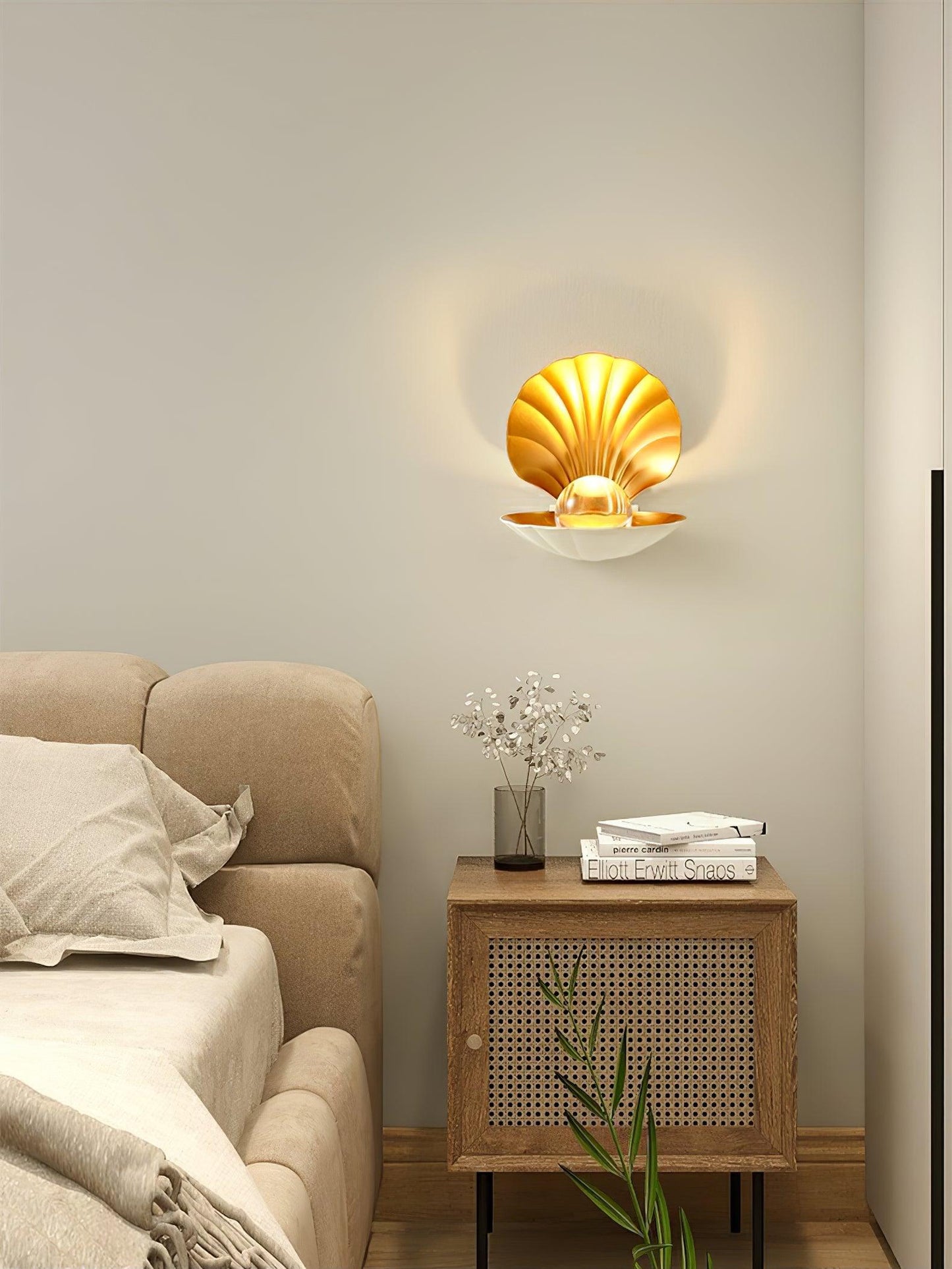 Pearl Clam Bracket light Wall Light