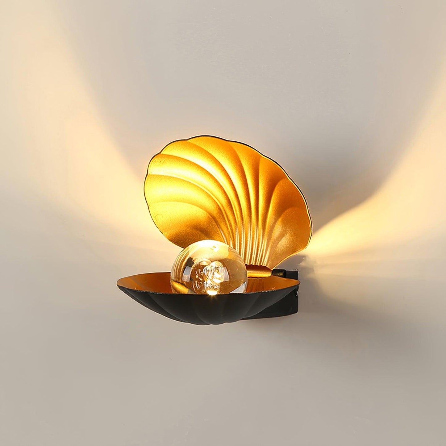 Pearl Clam Bracket light Wall Light