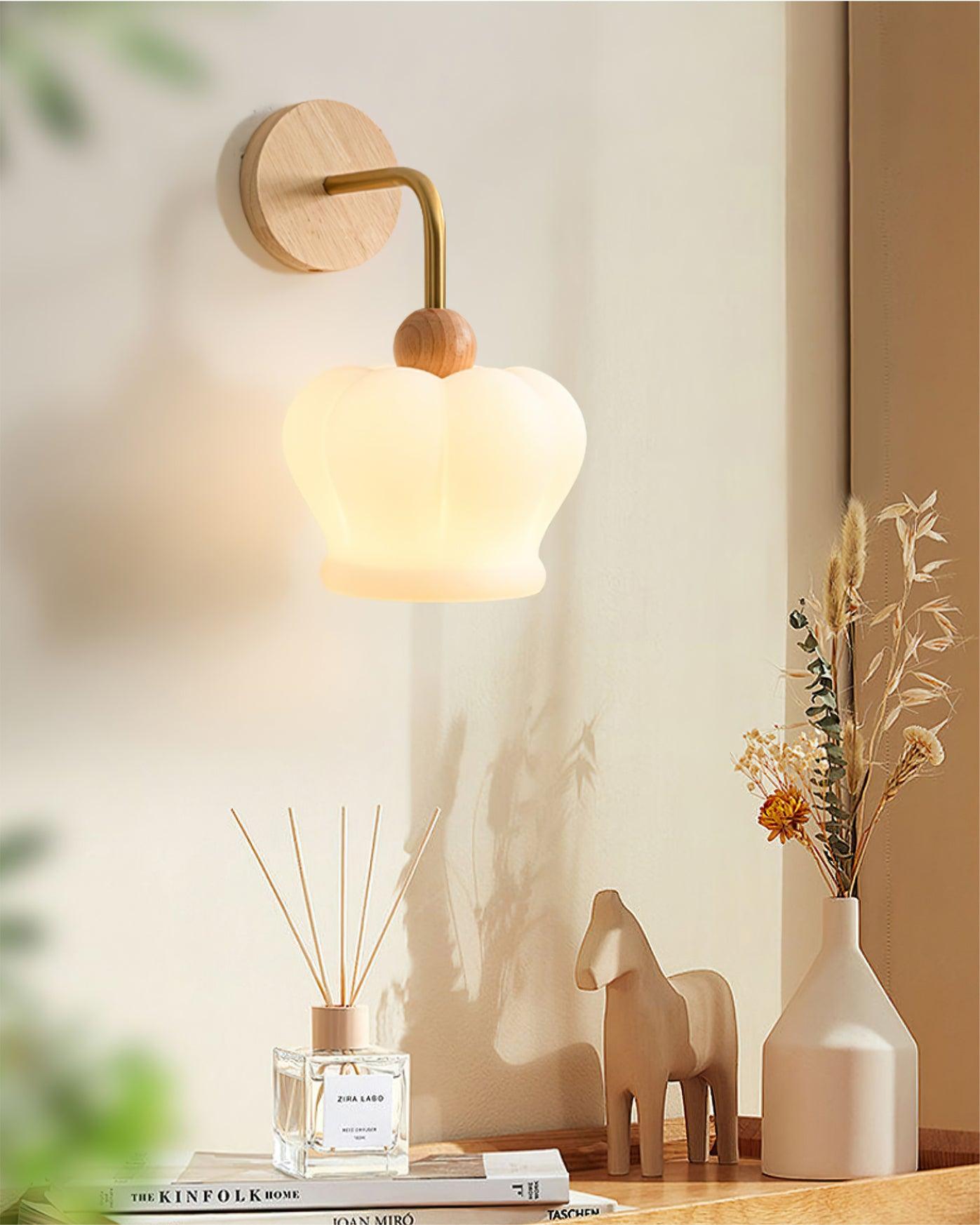 Crown Wall Lamp