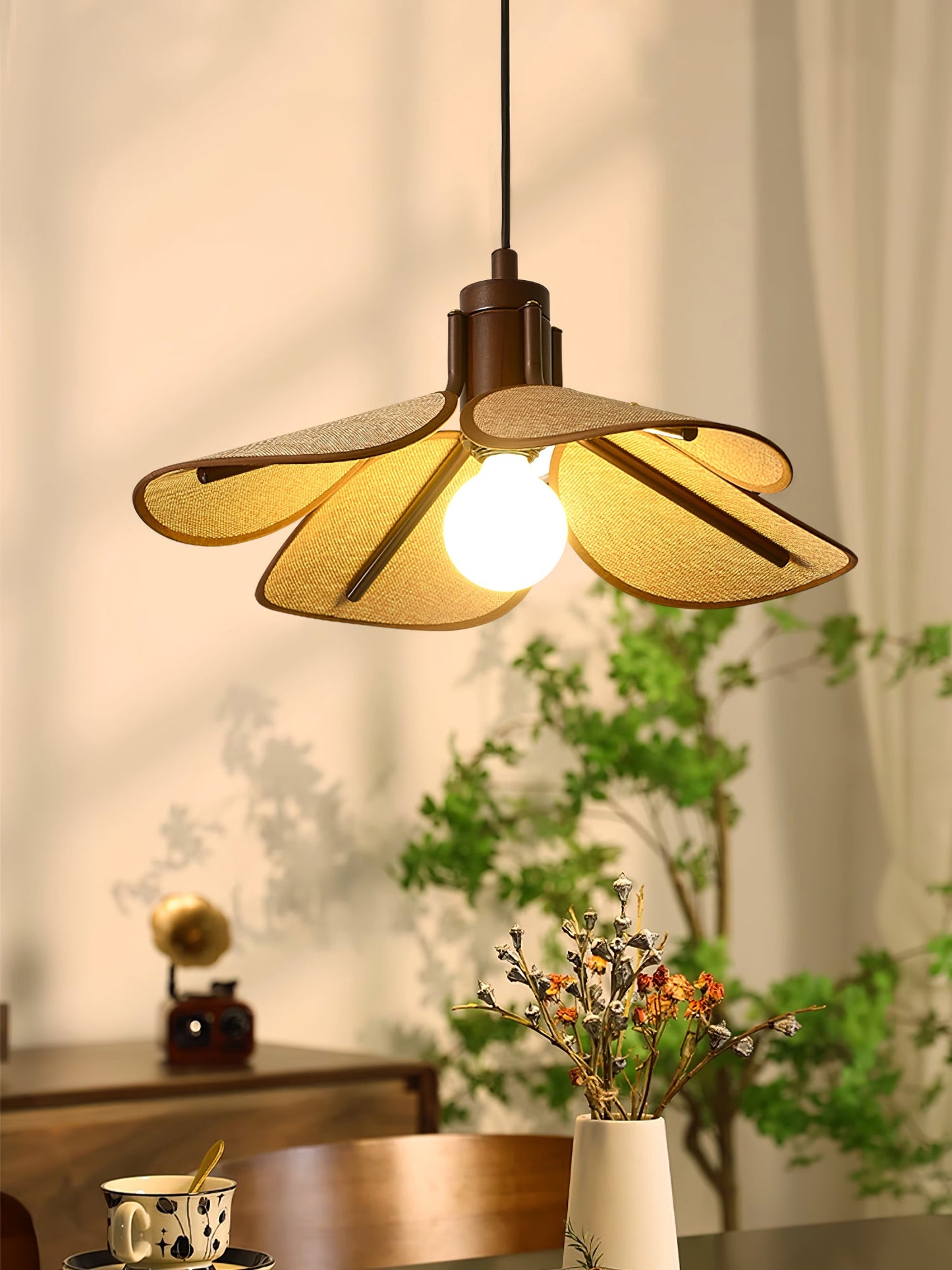 Petal Bloom Droplight Pendant Light