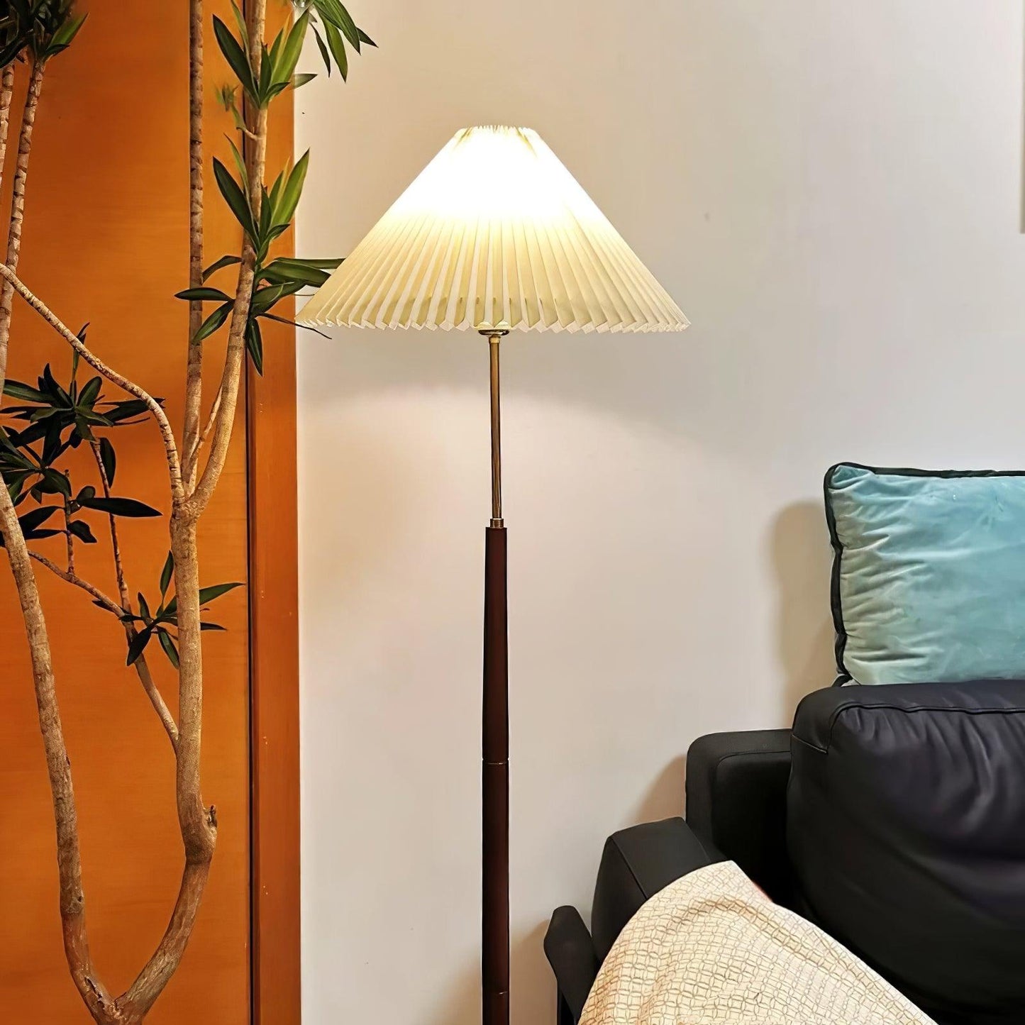 Pleated Tall Lamp Floor Lamp