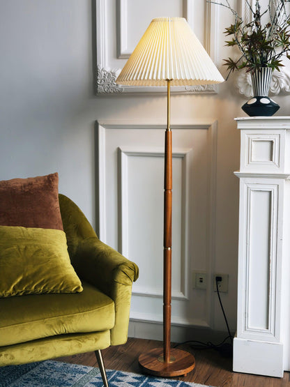 Pleated Tall Lamp Floor Lamp