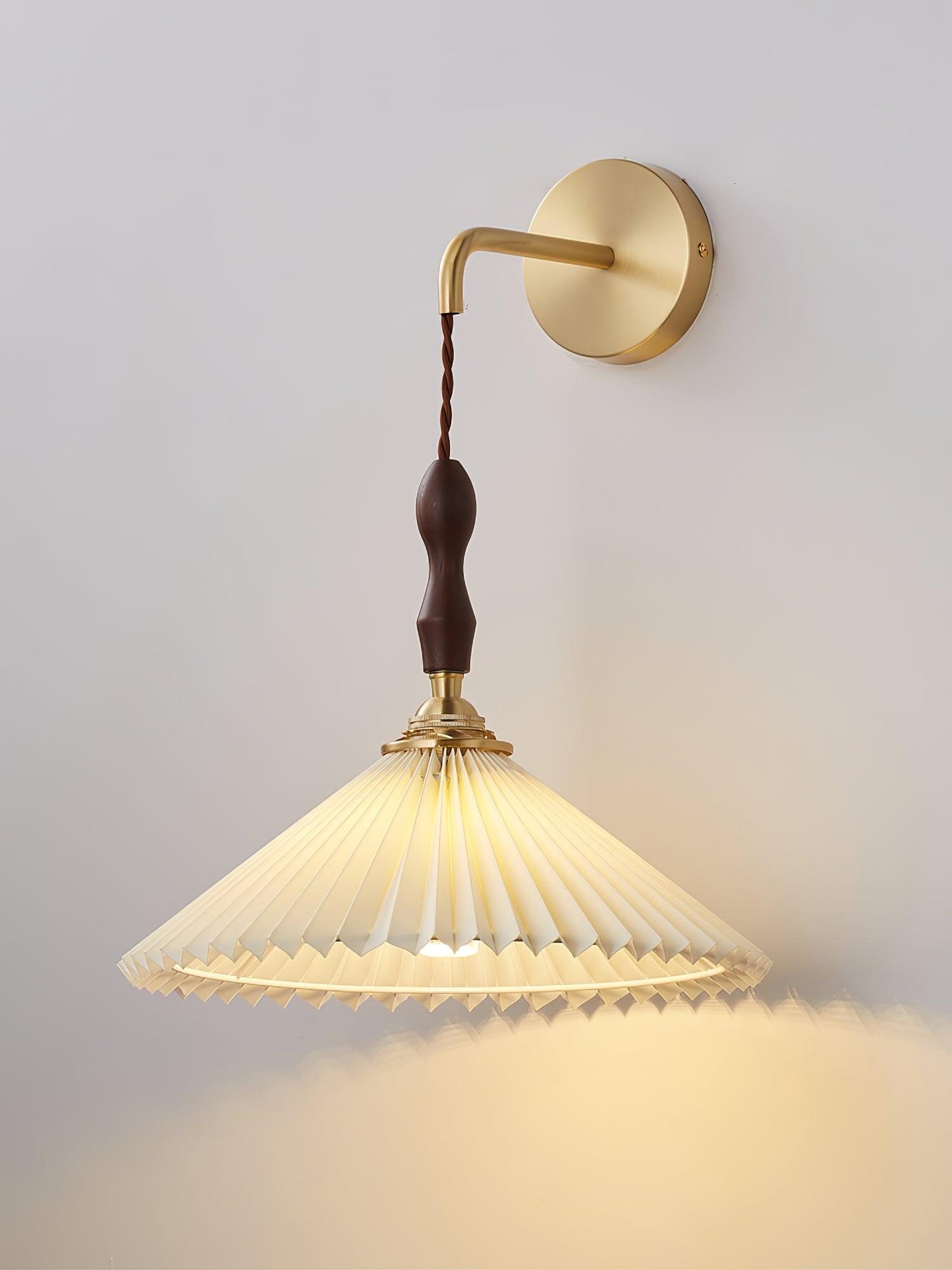 Pleated Wooden Bracket light Wall Lamp