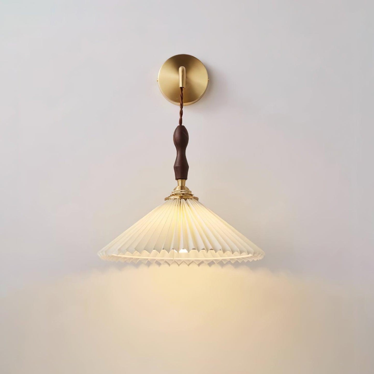 Pleated Wooden Bracket light Wall Lamp