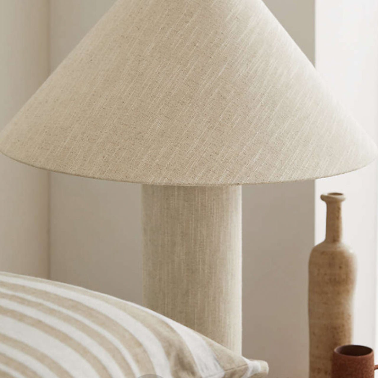 Remi Linen Side table lamp Table Lamp