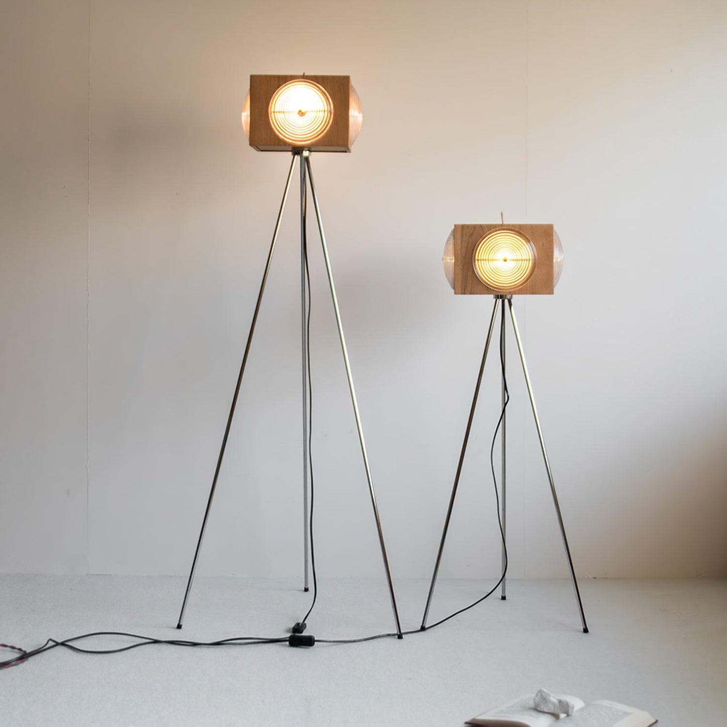 Retro Camera Focus Ambient Floor Lamp Floor Lamp