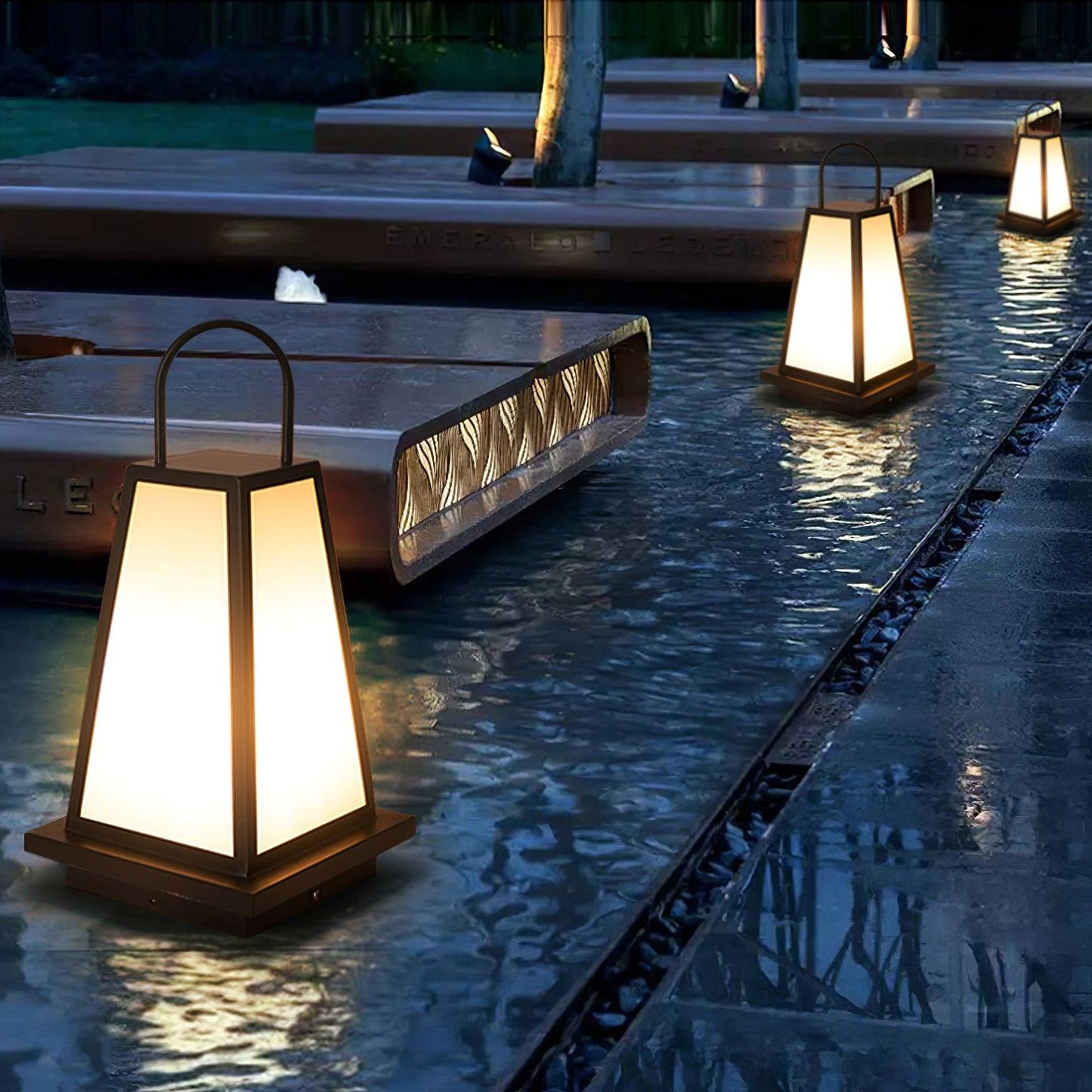 Roam Lantern Garden Architectural light Outdoor Lamp