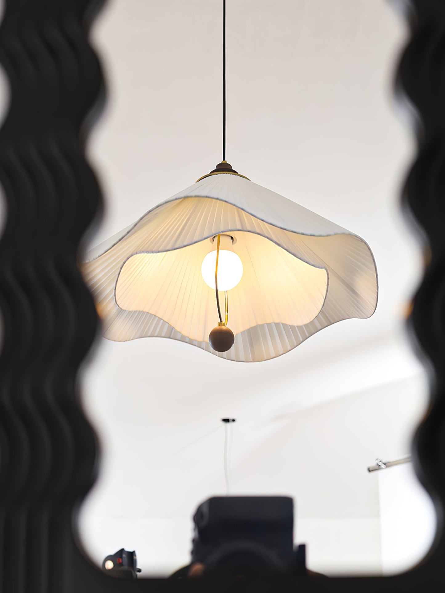 Scallop Edge Drop light Pendant Light