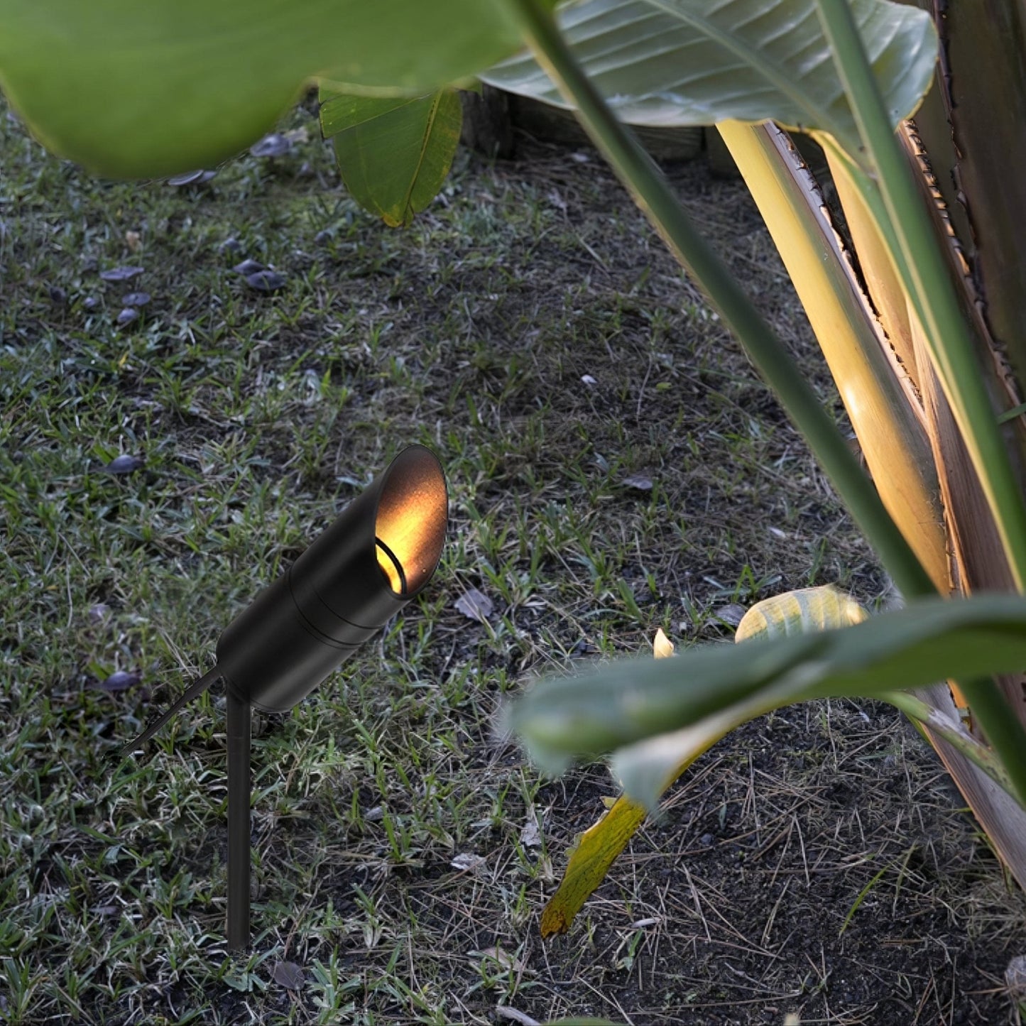 Shadow Pierce Ground Spike Light