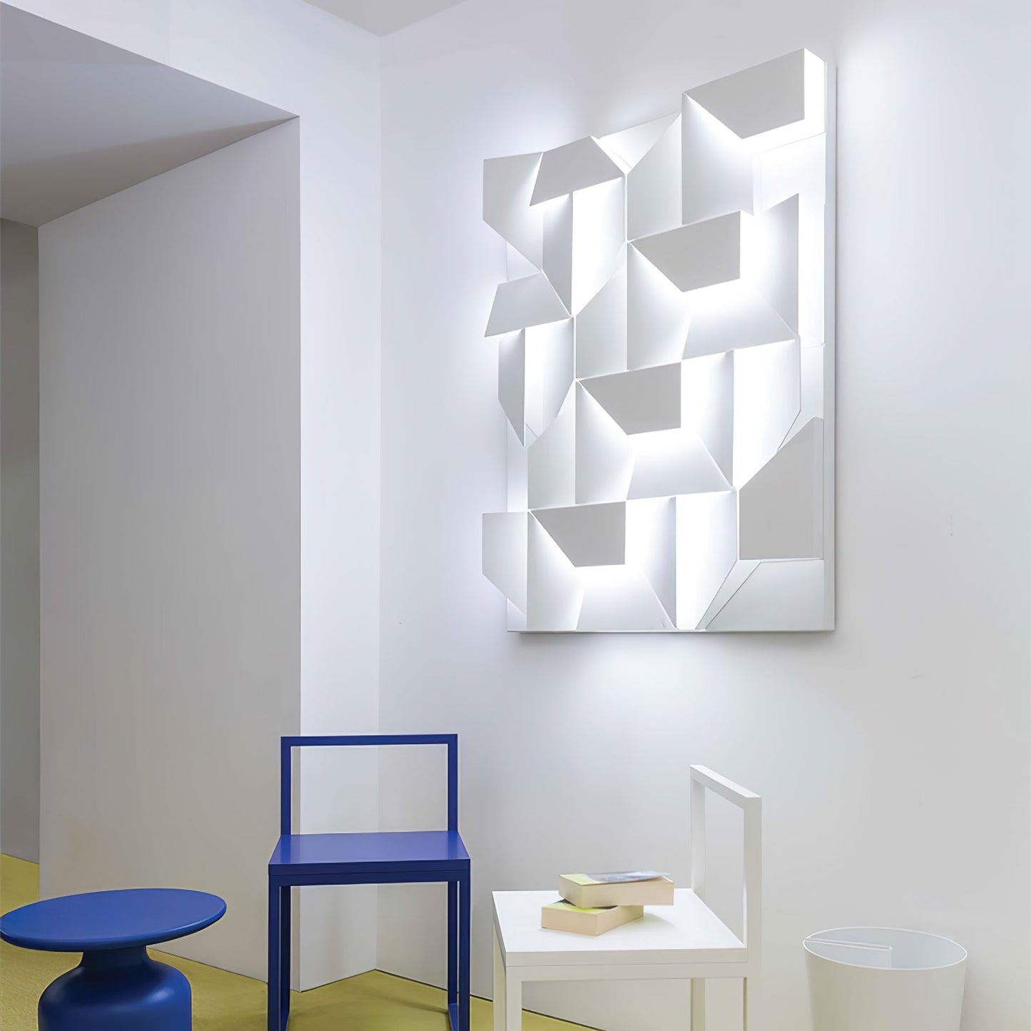 Shadows Grand Plug-in Sconce