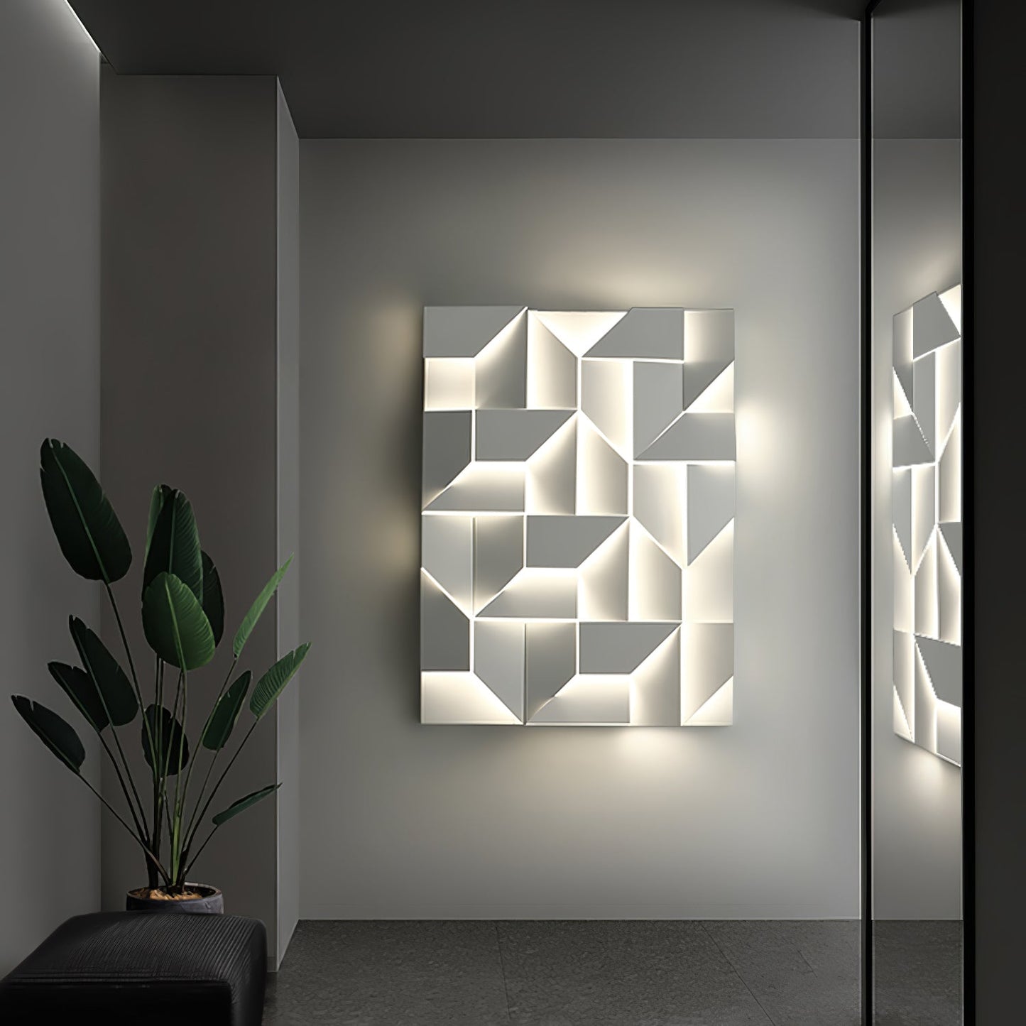 Shadows Grand Wall-mounted light Sconce