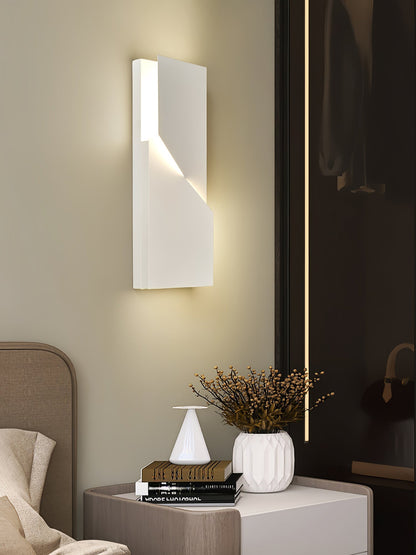 Shadows Grand Plug-in Sconce