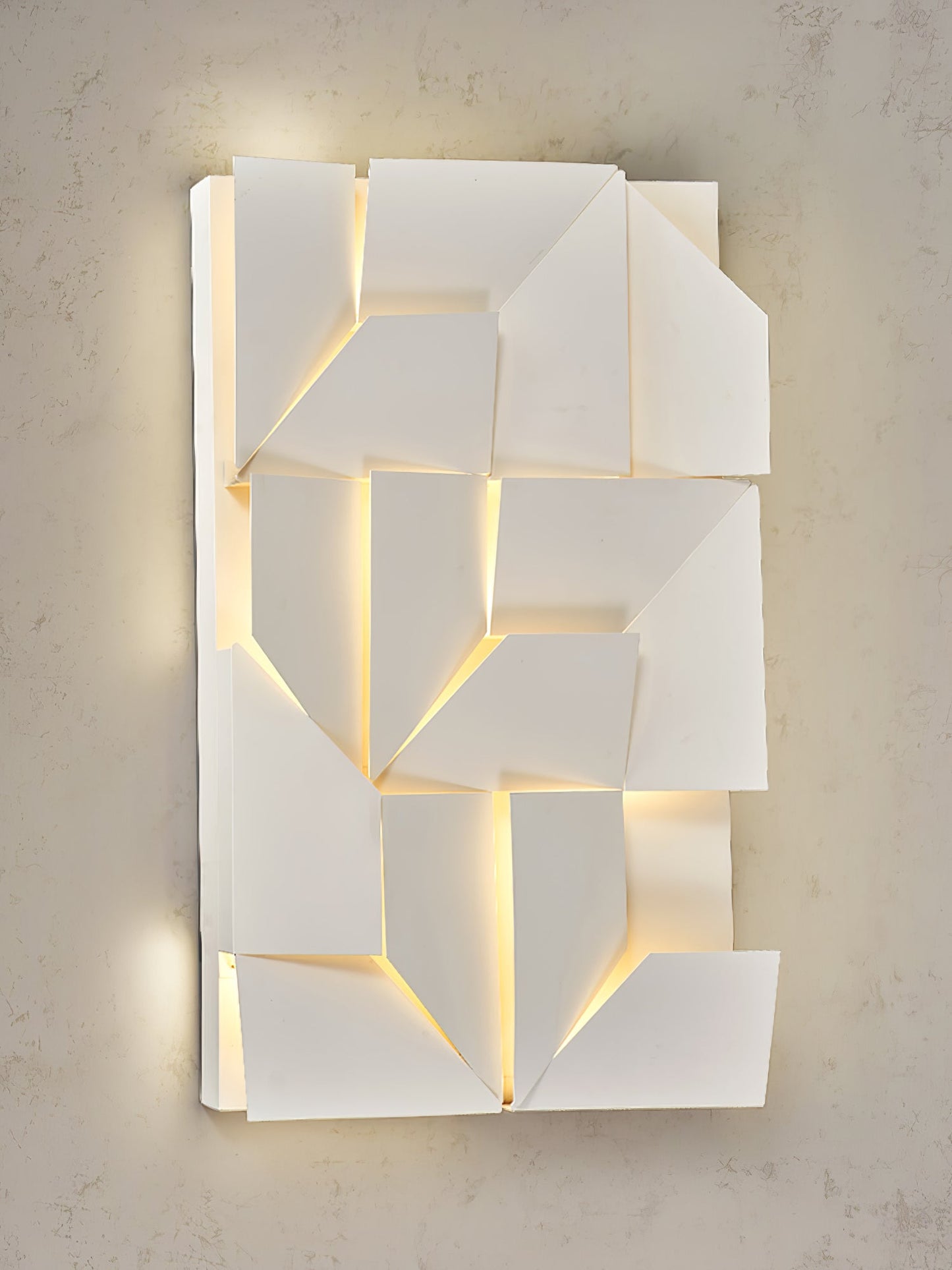 Shadows Grand Wall-mounted light Sconce