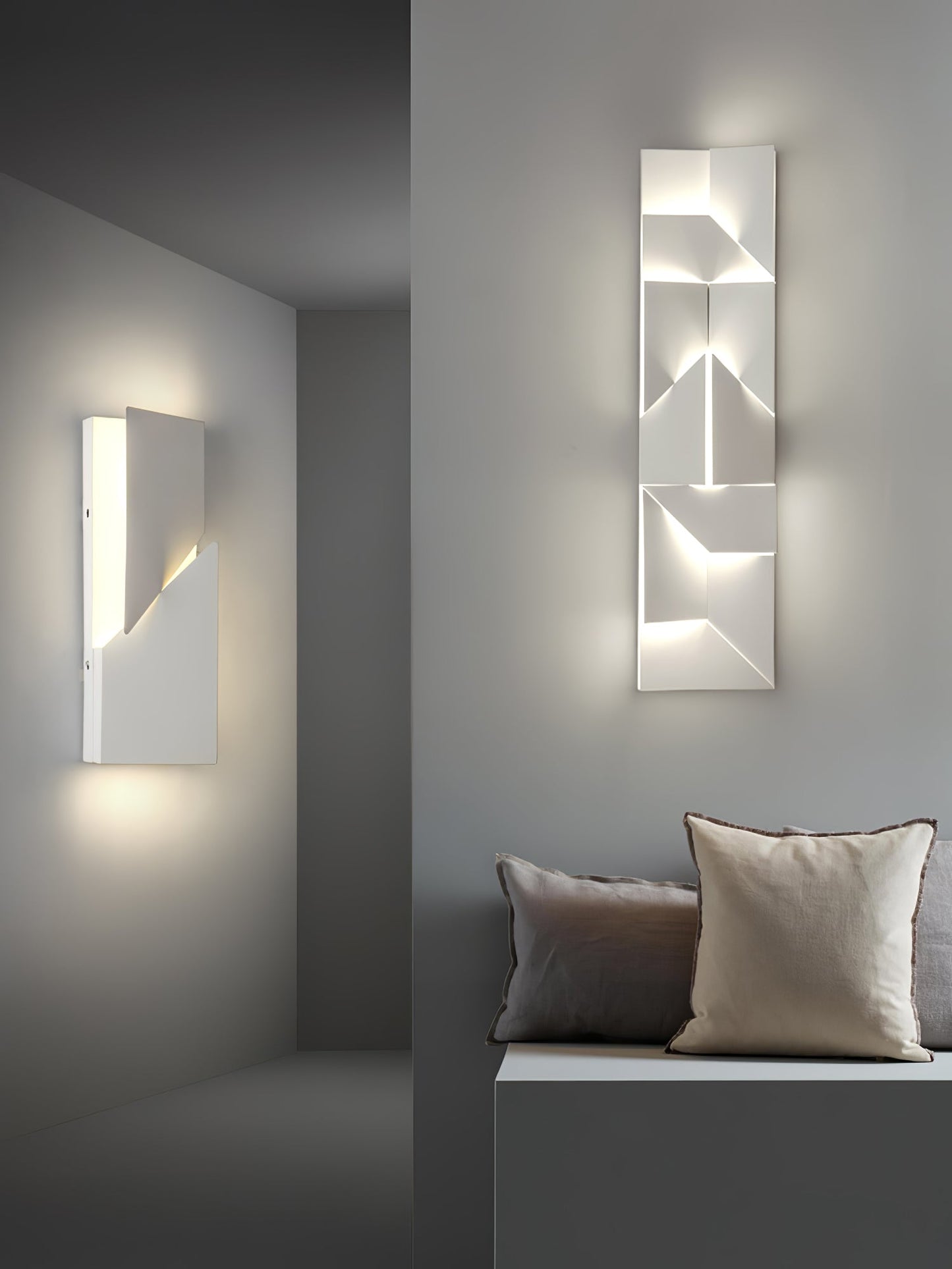 Shadows Grand Wall-mounted light Sconce