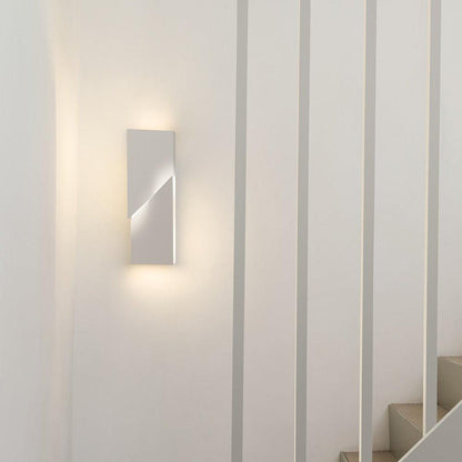 Shadows Grand Wall-mounted light Sconce