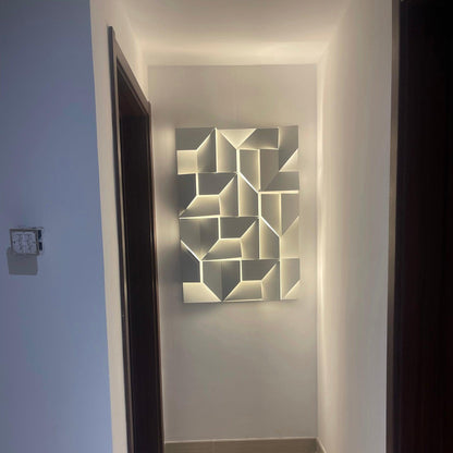 Shadows Grand Wall-mounted light Sconce