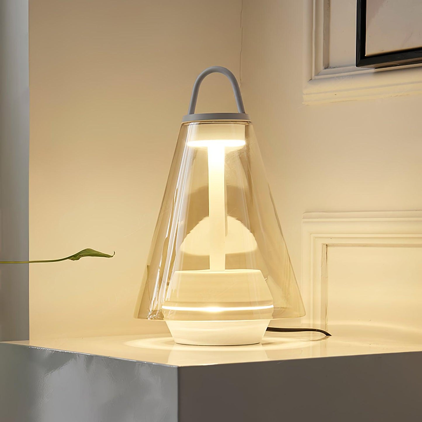 Shuttle Built-in Battery Side table lamp Table Lamp