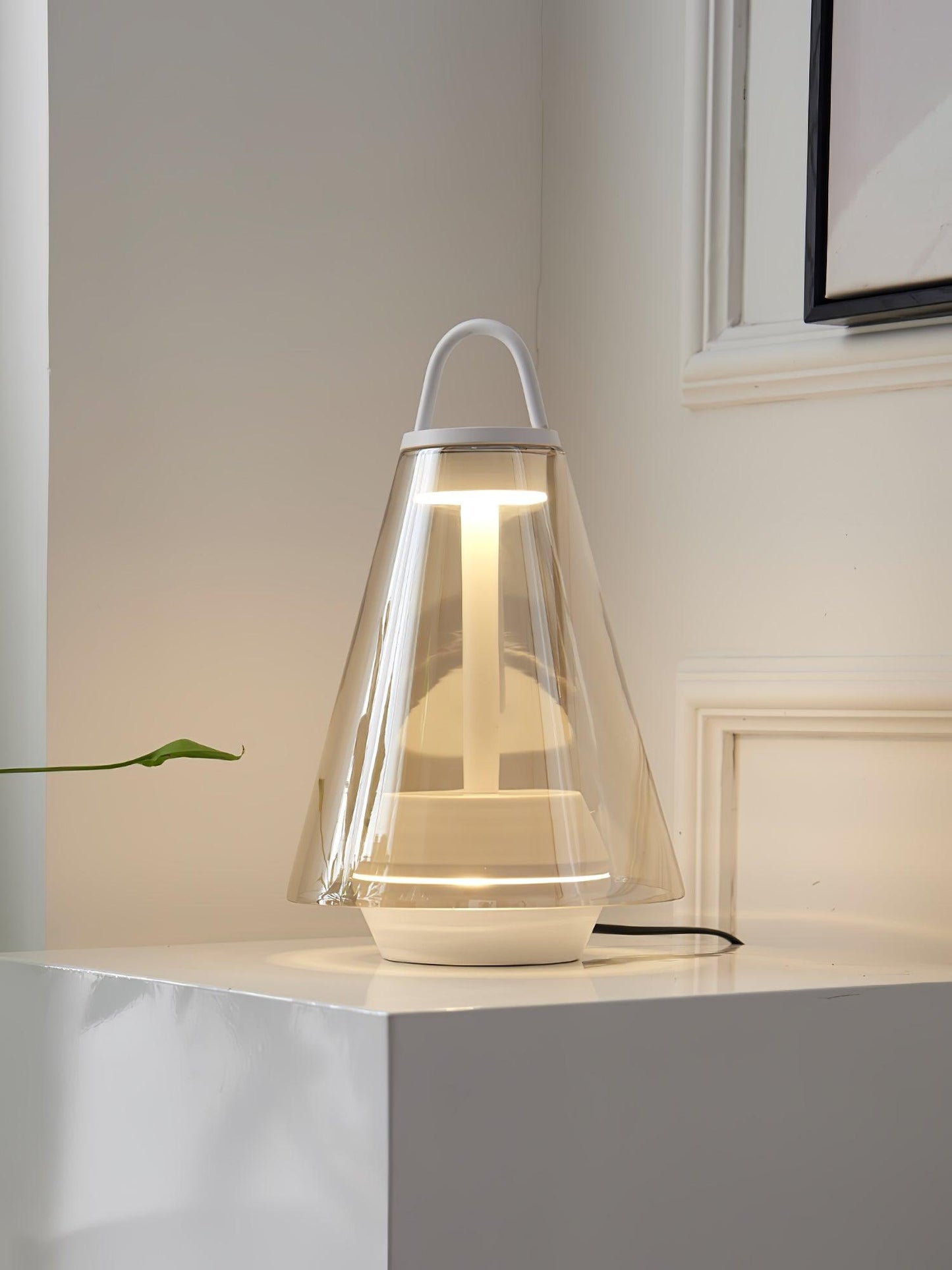 Shuttle Built-in Battery Side table lamp Table Lamp