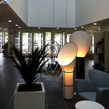 Sketch Line Floor Lamp