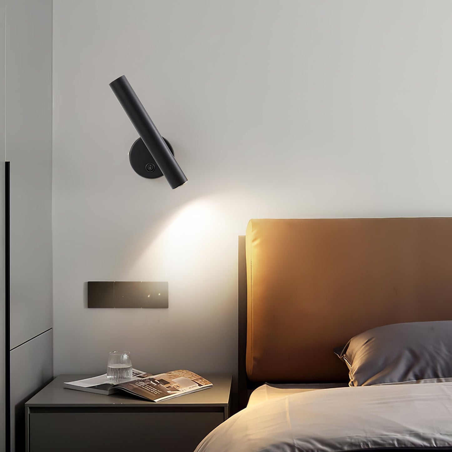 Slender Adjustable Wall-mounted light Wall Lamp