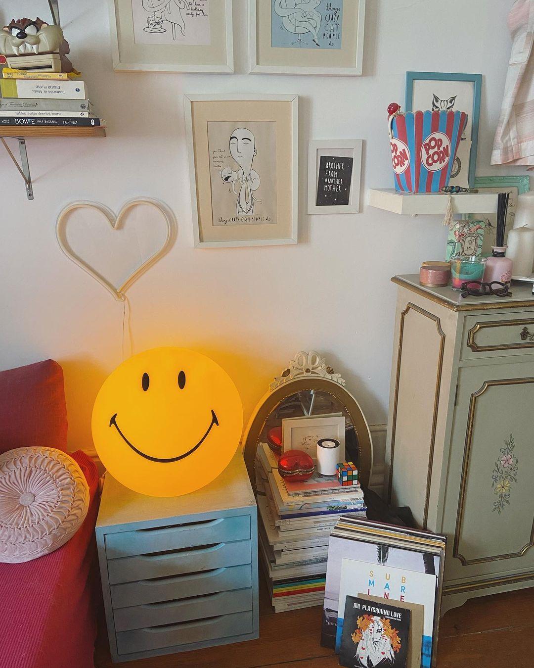 Smiling Reading light Table Lamp