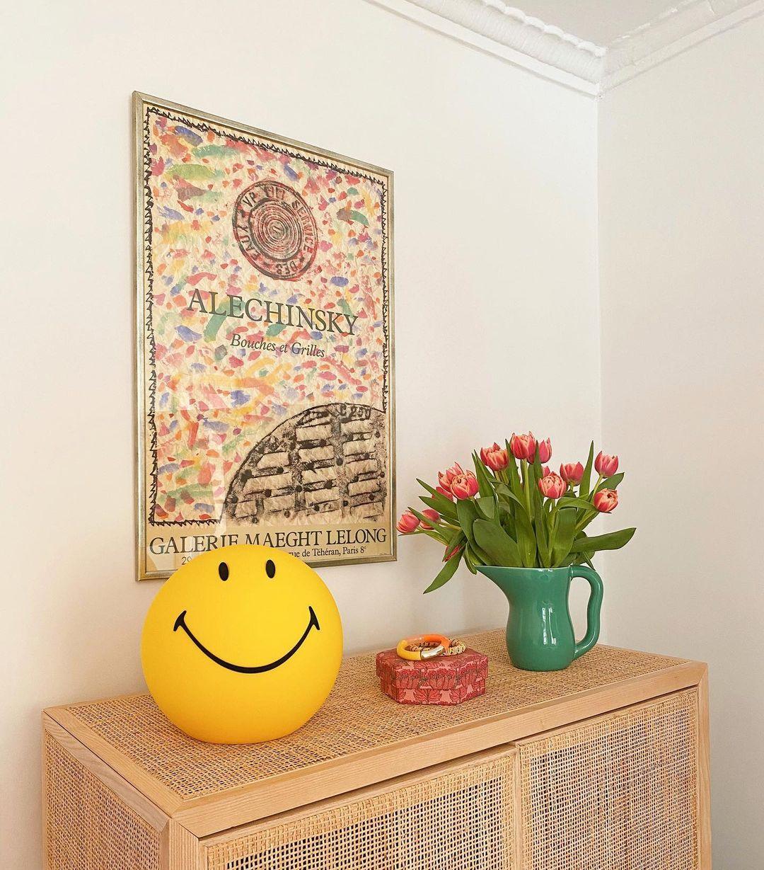 Smiling Rechargeable Built-in Battery Portable lamp Table Lamp