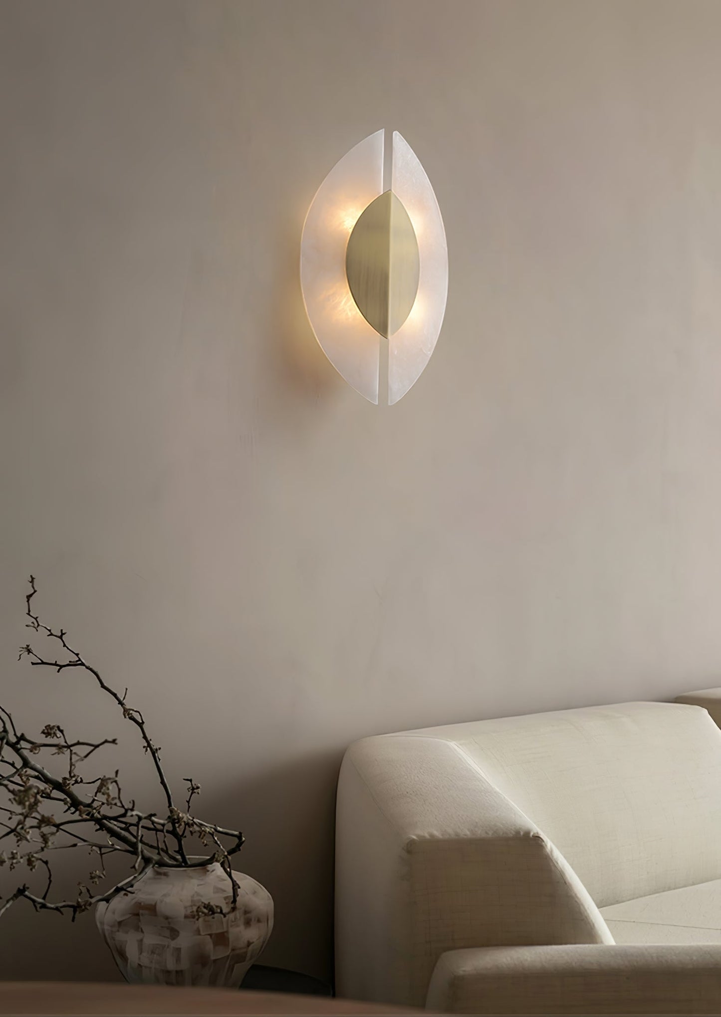 Solari Alabaster Leaf Sconce