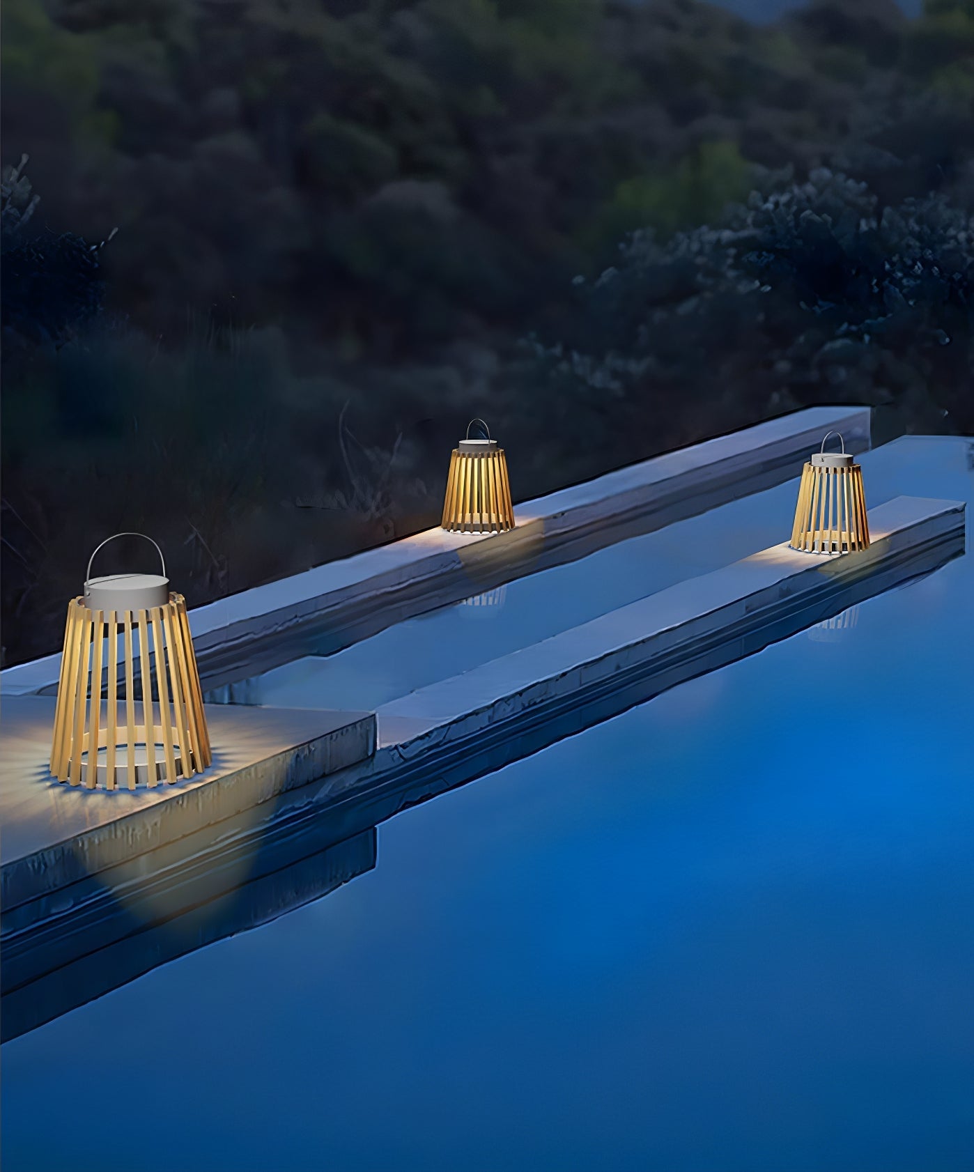 Solene Solar Outdoor Lantern Lamp