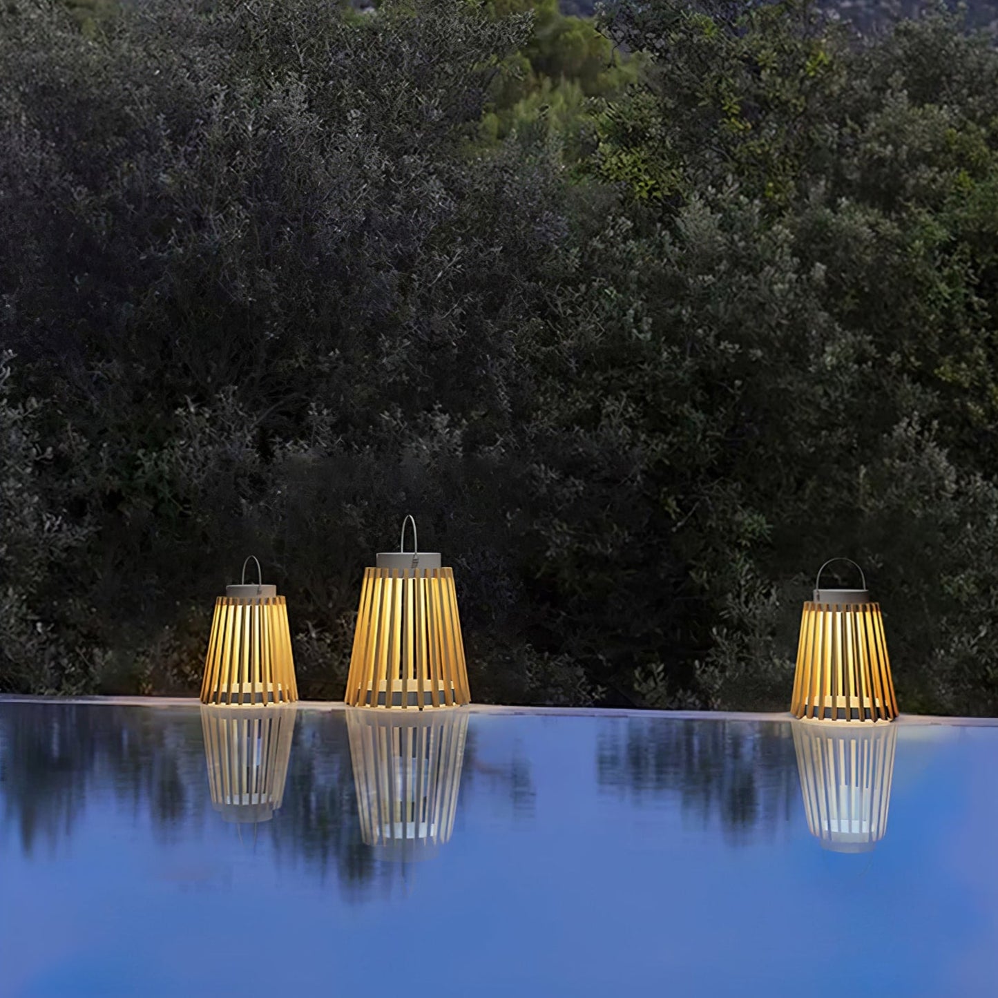 Solene Solar Outdoor Lantern Lamp