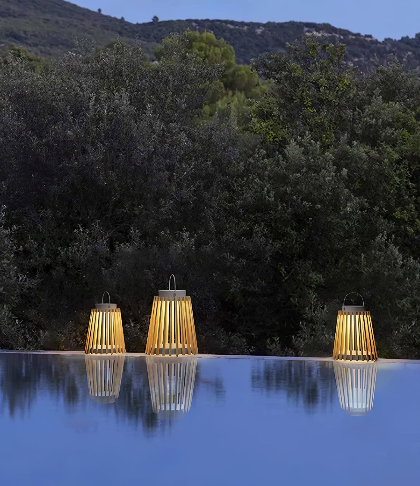 Solene Solar Outdoor Lantern Lamp