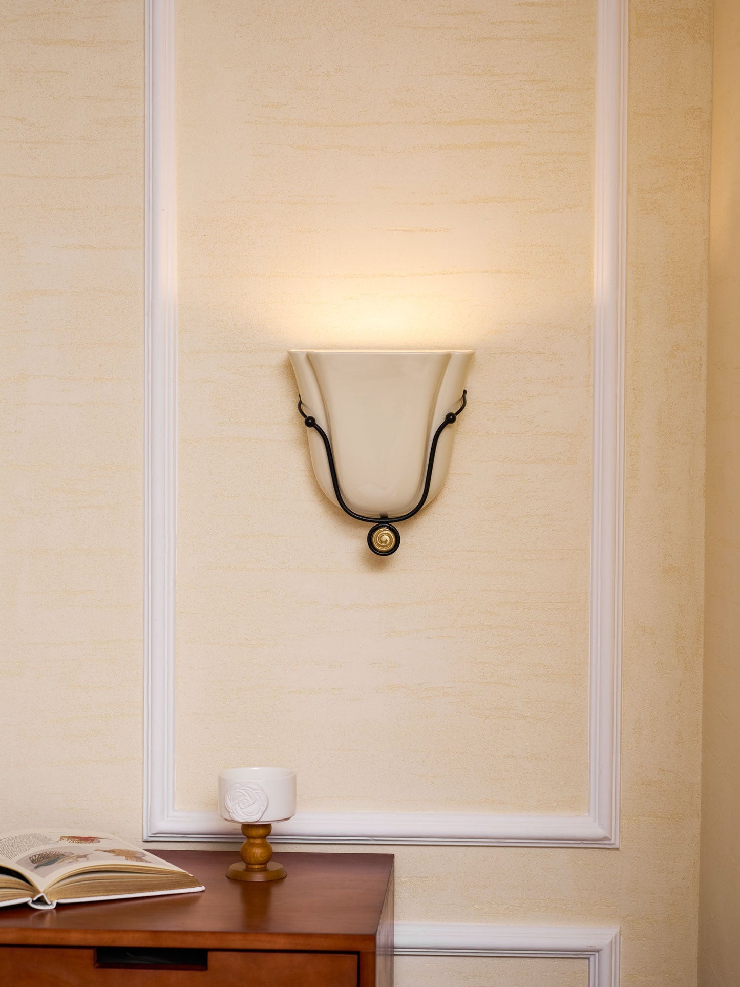 Solenne Shell Wall Sconce