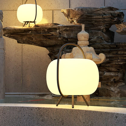 Soluna Pod Lantern Outdoor Lamp